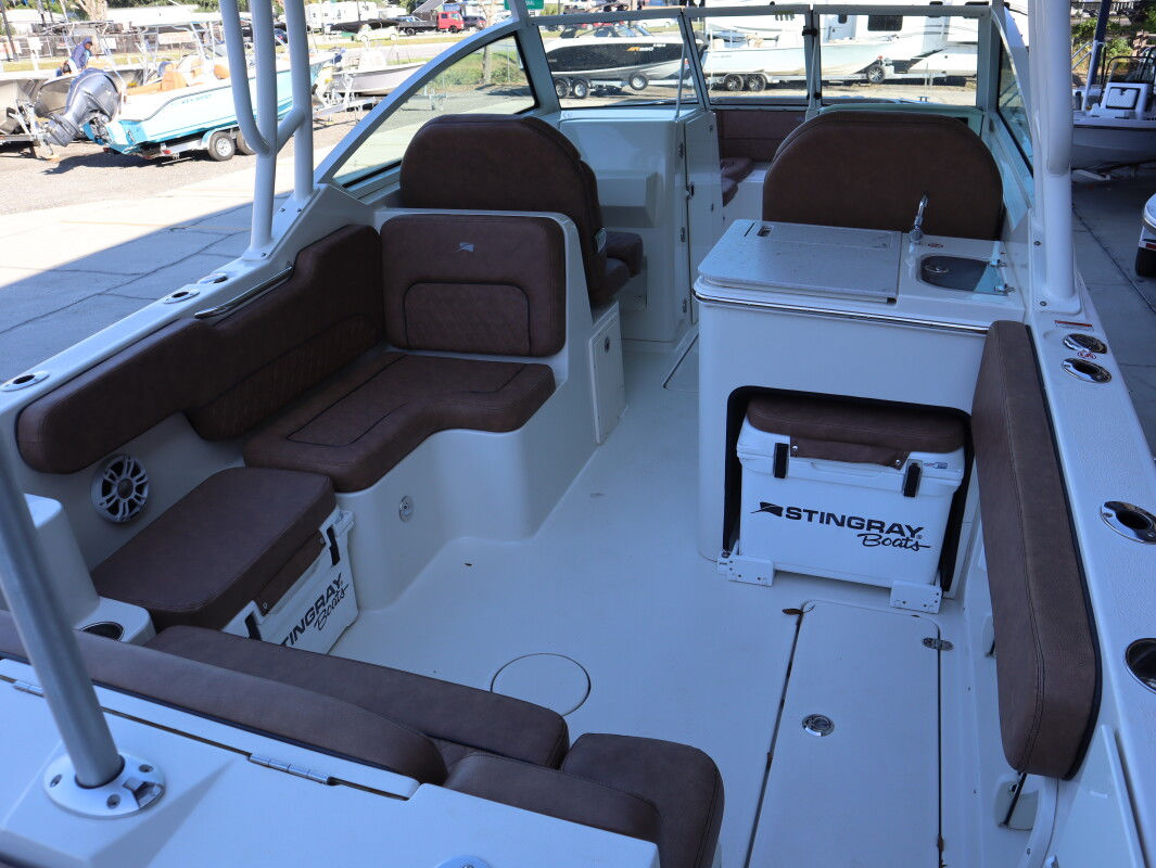 2022 Stingray 269 DC - Image 3