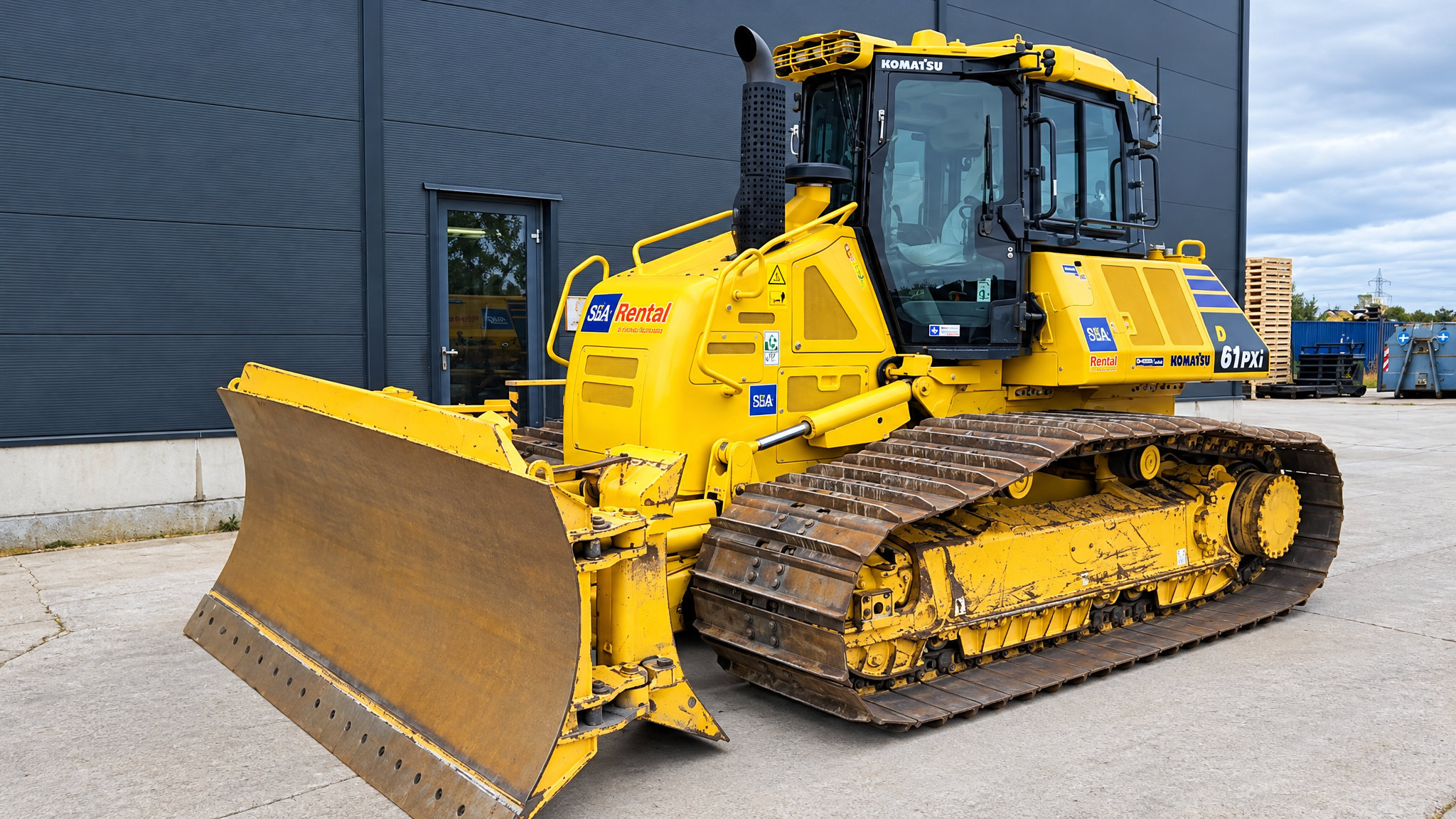 2025 Komatsu D61PXI-24E0 Bulldozer - Image 2
